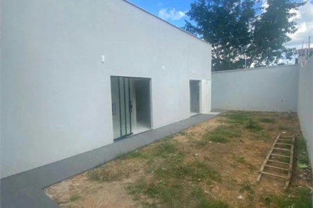 Casa à venda com 3 quartos, sendo 1 suíte,  em Jardim Iracema, Balsas, MA