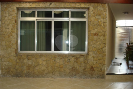 Casa Reformada 106 m² com 3 Dormitórios 2 suítes 2 vagas 3 banheiros e Espaço Gourmet na Vila Vera/SP Estuda permuta.
