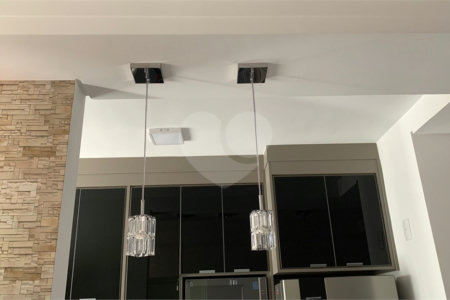 Apartamento no Condomínio Parque dos Manacás.