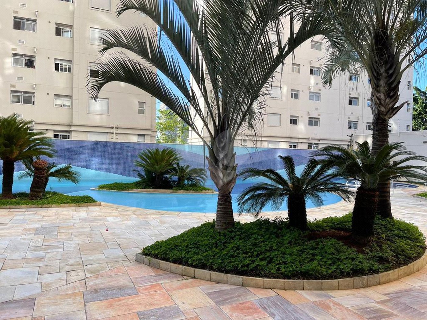 Apto á venda de 118 m de área útil, campo belo 3 suites 2 vagas Aceita e estuda Permuta ( sujeito a avaliação).