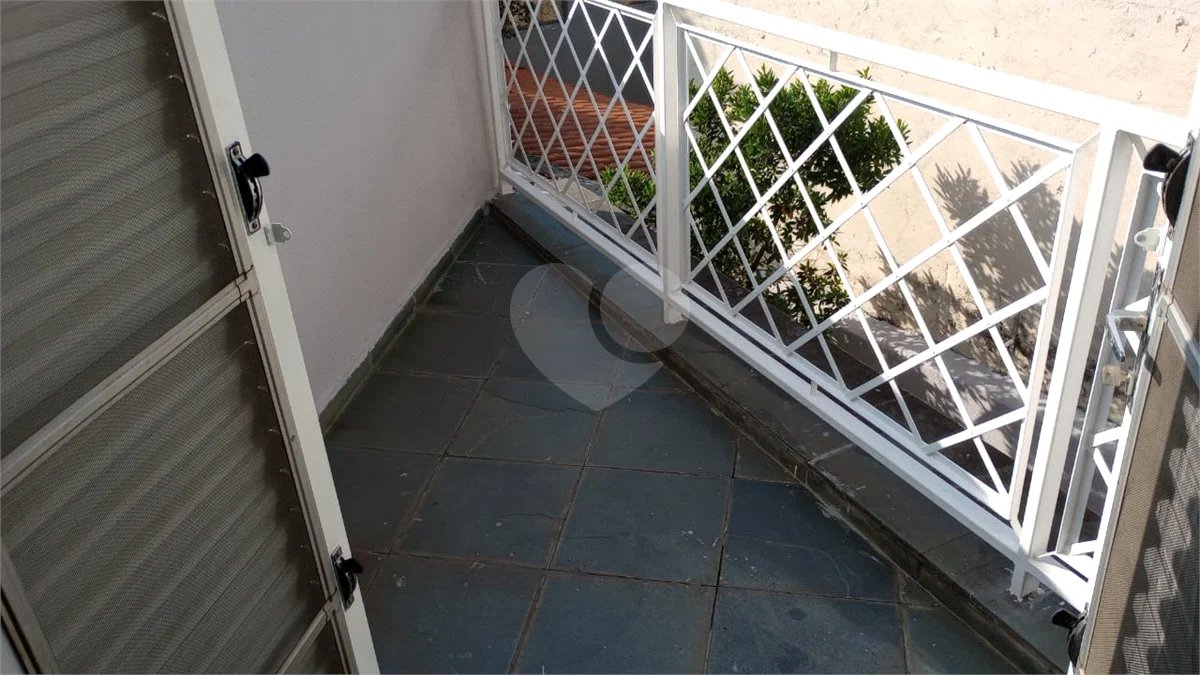 Sobrado amplo com 3 dormitorios e area de lazer a venda