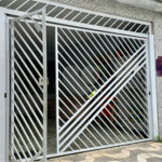 Sobrado de 150m2 com 4 dormitórios e 1 vaga à venda na Chácara Inglesa