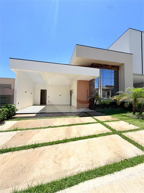Casa térrea com 3 suítes no Condomínio Residencial Viena em Indaiatuba-SP - Acabamento de alto padrão - R$ 1.690.000,00 - AT 250 m² - AC 158 m² - 3 suítes,, sendo 1 suíte master com closet - Sala para dois ambientes (estar e jantar) - Cozinha planejada com ilha cooktop, forno elétrico e micro-ondas,