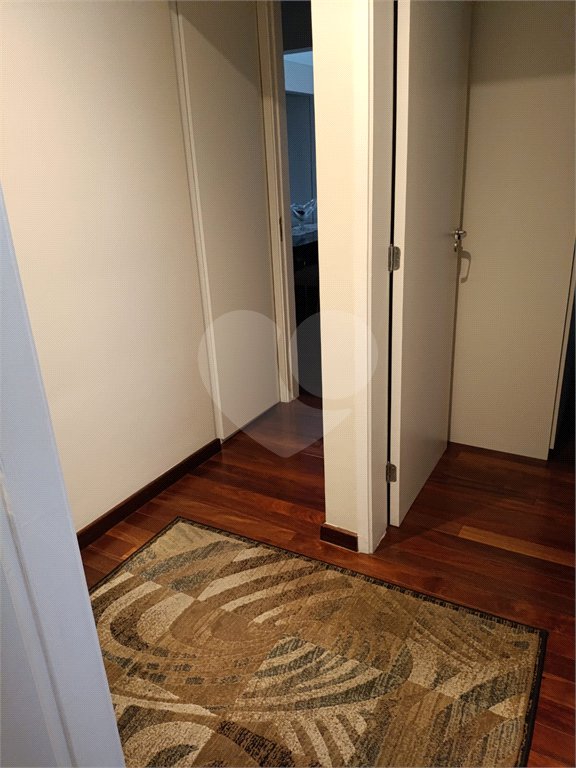 Apartamento na Região da Mooca. Excelente Localização com 3 Dormitórios sendo 1 Suíte e 2 Vagas de Garagem