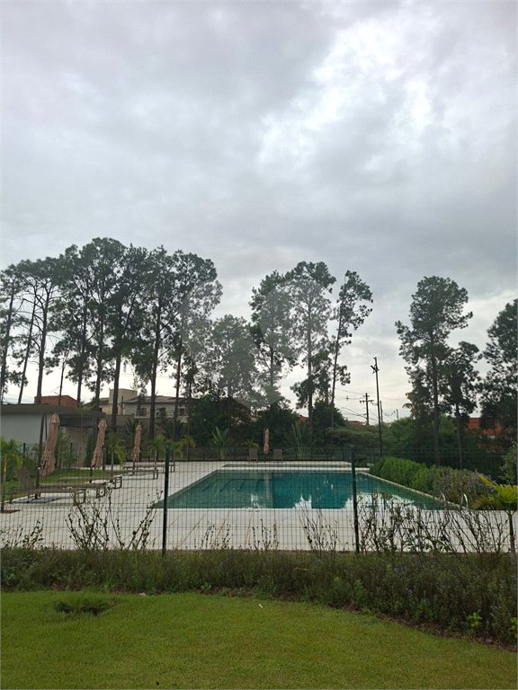 Terreno à venda no Condomínio Jardim Villa Sapezal, em Indaiatuba (Chácara Alvorada) — R$ 580.000,00 - Terreno com 360m² de área total (12x30), o terreno é plano e está localizado na entrada do condominio,O Jardim Villa Sapezal conta com infraestrutura completa, ruas largas e pavimentadas, portaria