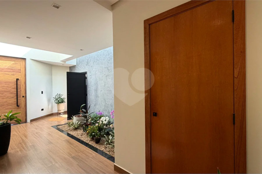 Casa de alto padrão com 3 suítes no Condomínio Damha 2,