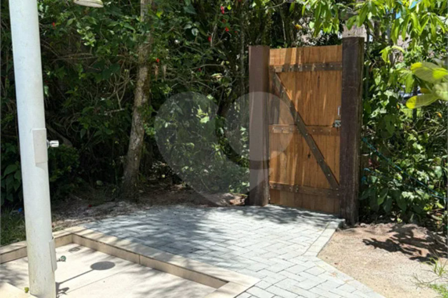 Casa à venda com 6 quartos, sendo 3 suítes, em Costa do Sol, Bertioga, SP