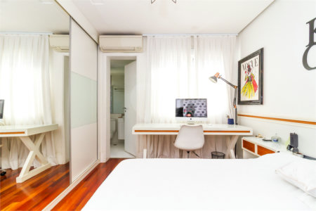 Apartamento de Alto Padrão no Campo Belo para venda com porteira fechada, com 4 dormitórios suítes e 4 vagas com lazer de club.