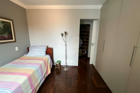 Apartamento à venda com 3 quartos, sendo 1 suíte, em Santo Amaro, São Paulo, SP