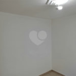 Apartamento no Condomínio Mont Royal.