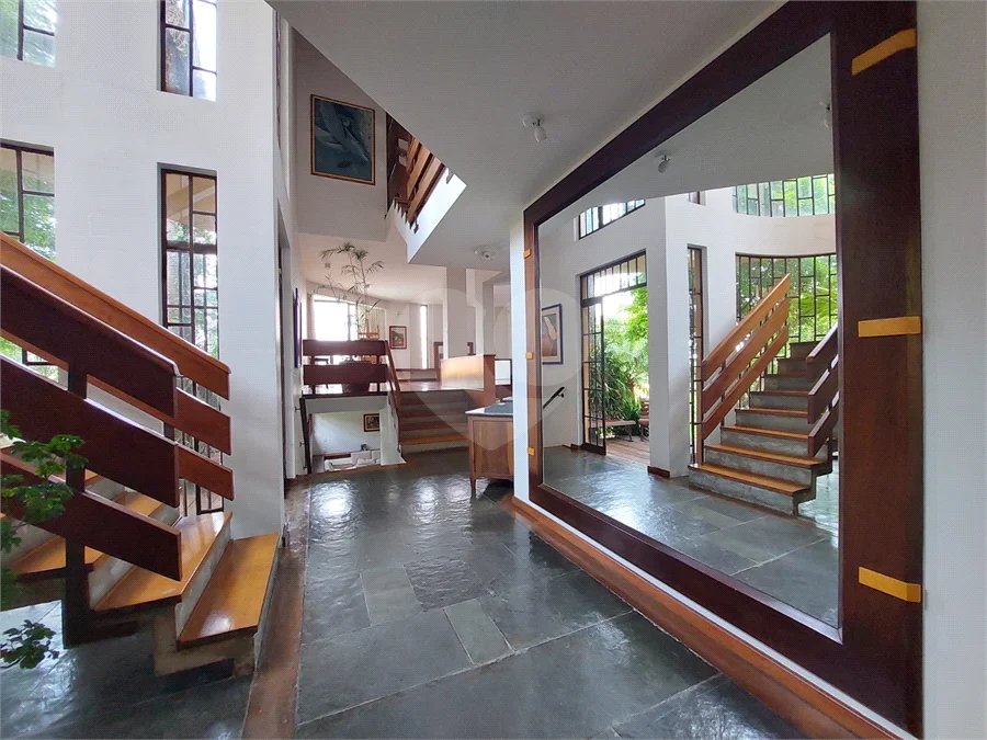 Elegância e conforto na melhor localização da City América!