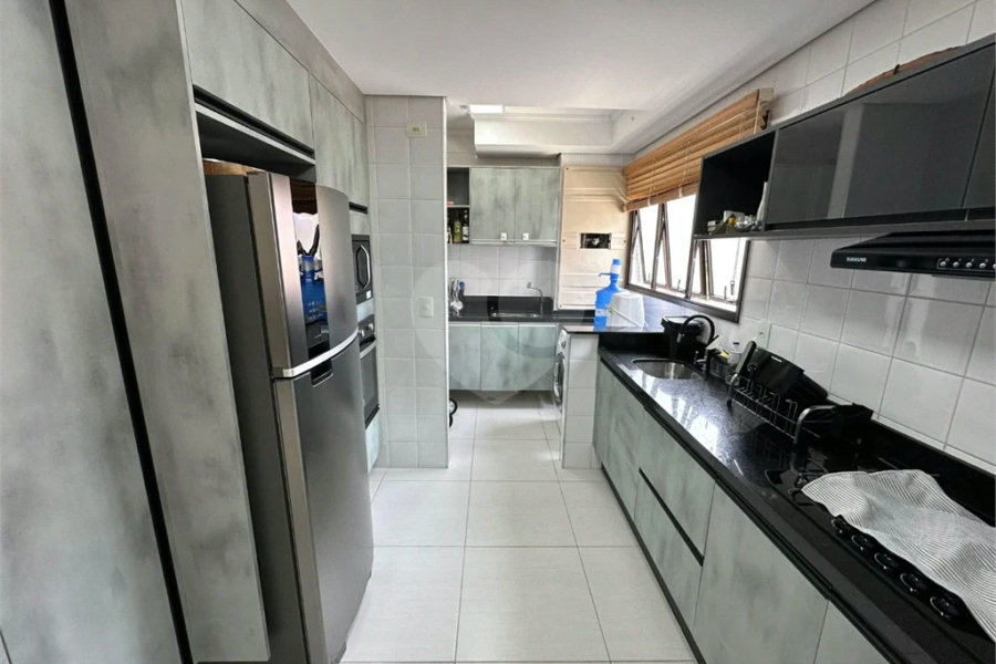 Apartamento à venda com 3 quartos, sendo 1 suíte, em Riviera de São Lourenço, Bertioga, SP