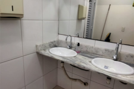 Vende Sobrado com 180m² - Vila Santa Catarina