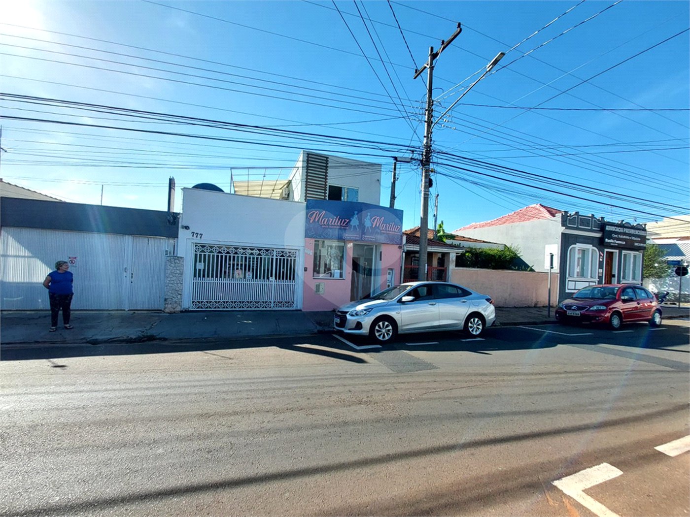 Casa residencial com ponto comercial a venda no Centro