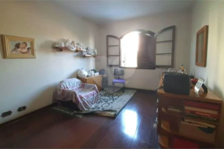 Casa à venda com 4 quartos, sendo 2 suítes, em MORUMBI, São Paulo, SP