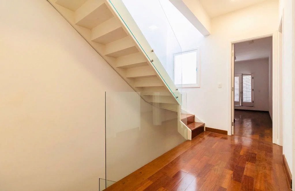 Casa à venda com 3 quartos, sendo 1 suíte,  no condomínio Reserva do Visconde, São Paulo - SP