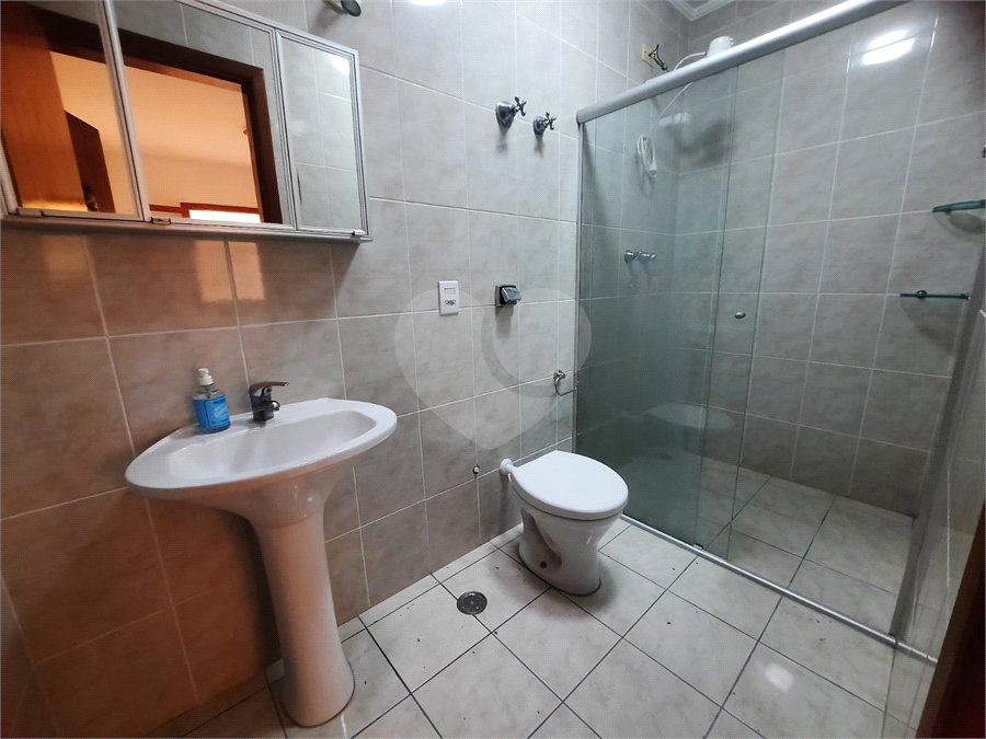 Casa para alugar com 3 quartos, sendo 1 suíte,  no condomínio Residencial Sol Francisco, São Paulo - SP