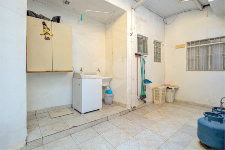 Sobrado à venda com 4 quartos, sendo 1 suíte, em Alto da Boa Vista, São Paulo, SP