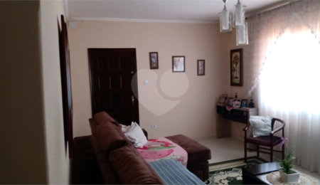 Casa à venda com 4 quartos, sendo 2 suítes,  em Jardim Terezópolis, Guarulhos, SP