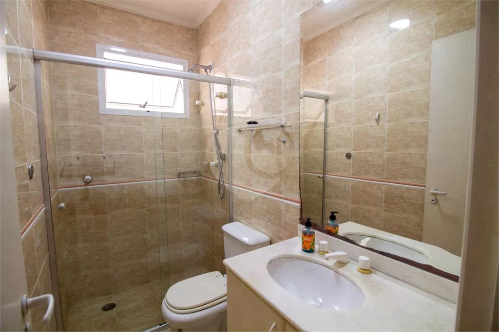 Casa à venda com 4 quartos, sendo 3 suítes, no condomínio Residencial Sans Souci, São Paulo - SP