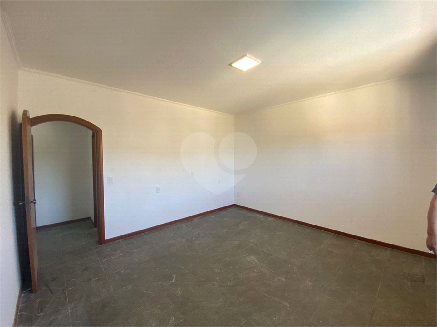 Casa à venda com 4 quartos, sendo 2 suítes,  em Jardim do Lago, Atibaia, SP