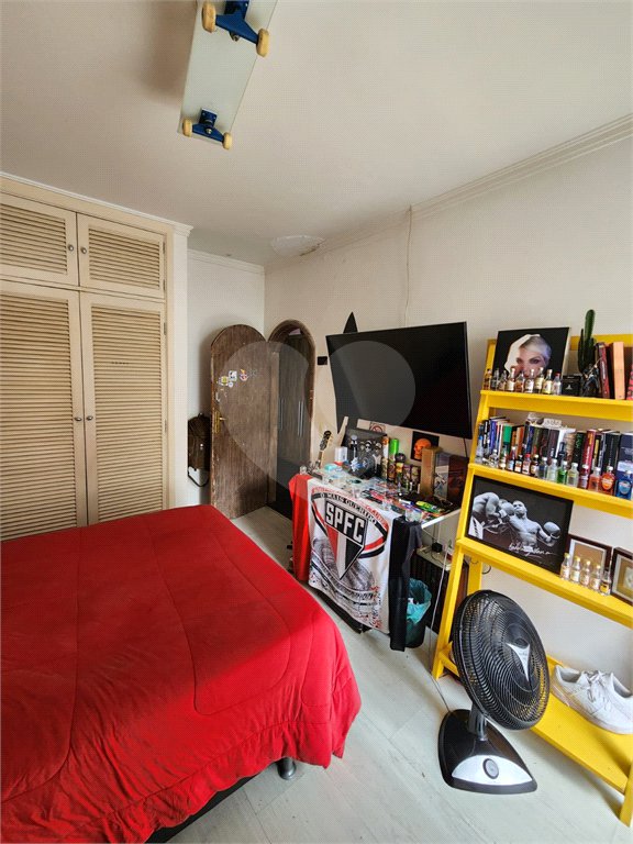 Sobrado à venda com 4 quartos, sendo 2 suítes, em Jardim Leonor, São Paulo, SP