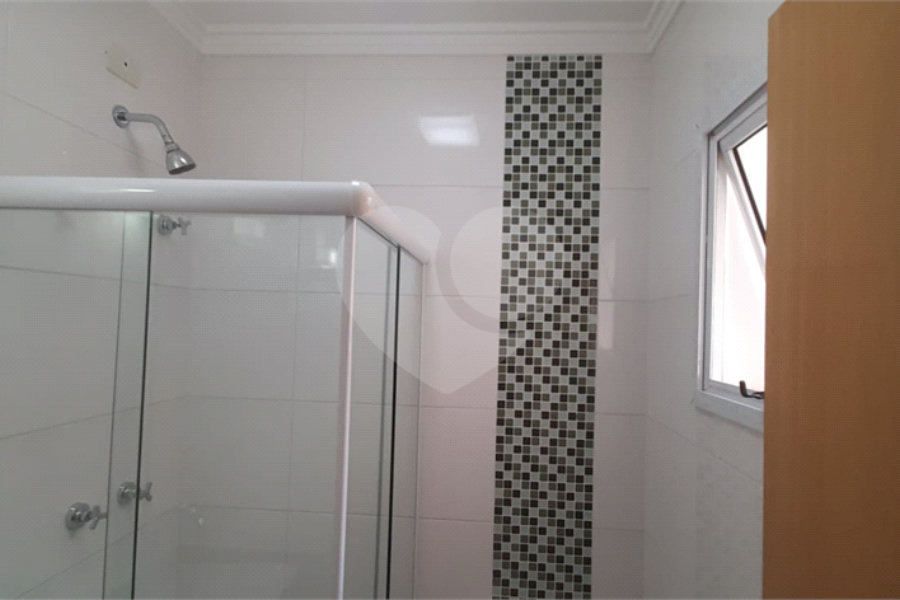 Casa à venda com 3 quartos, sendo 2 suítes, no condomínio Mário Araújo, São Paulo - SP