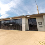Indaiatuba- Jardim Bom Sucesso - Venda: R$ 765.000,00 - Área total: 150m² Área construída: 115m² - 3 dormitórios sendo 1 suíte com armário planejado; Cozinha integrada; Sala para dois ambientes; Banheiros com box gabinetes e espelhos; Área gourmet com churrasqueira a carvão e móveis planejados;