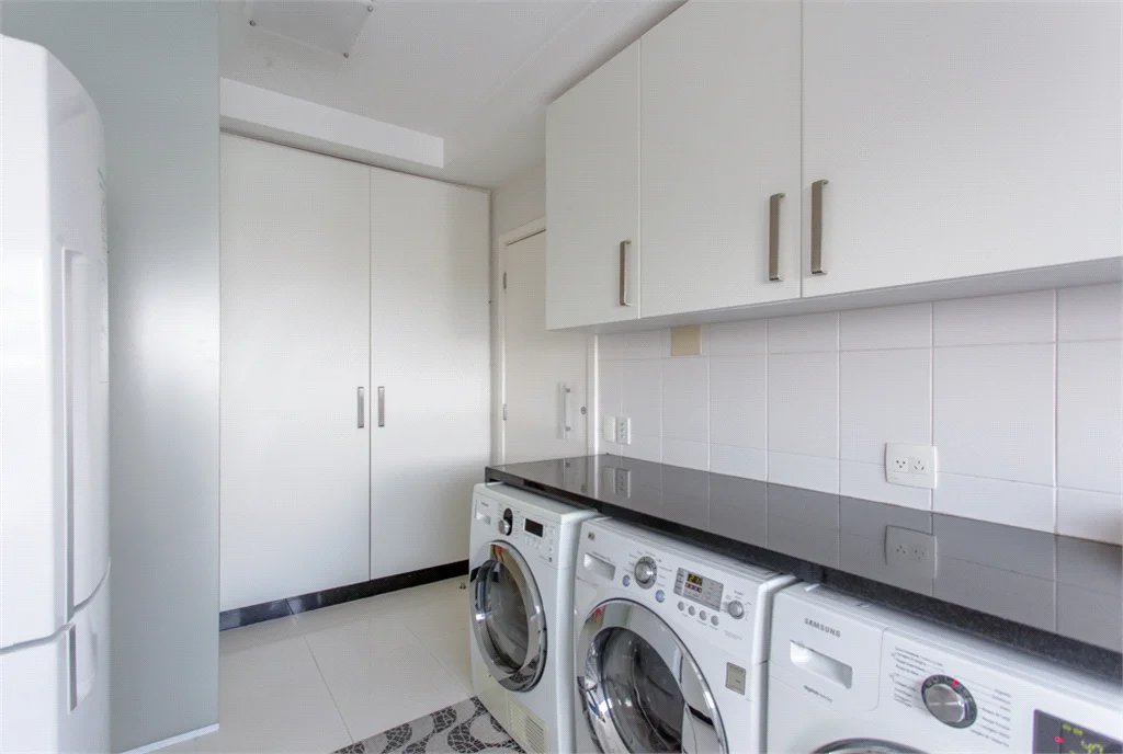 Apartamento à venda com 4 suítes em Vila Suzana, São Paulo, SP