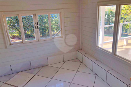 Casa à venda com 4 quartos, sendo 2 suítes, no condomínio Estância Marambaia, Vinhedo - SP