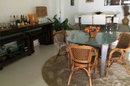 Casa à venda com 3 suítes no condomínio Residencial Jardim Paulista I, Vinhedo - SP