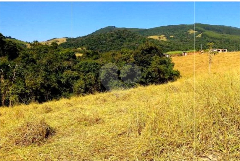 Chácara à venda no Centro, Monte Sião, MG