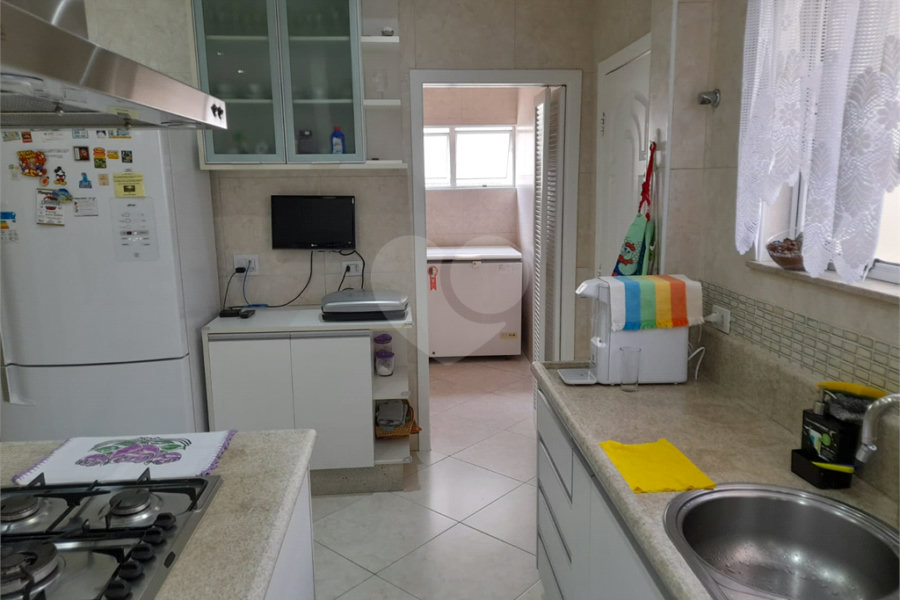 Sobrado à venda com 4 quartos, sendo 1 suíte, em Chora Menino, São Paulo, SP