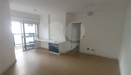 Apartamento à venda com 3 quartos, sendo 1 suíte, em Vila Olímpia, São Paulo, SP