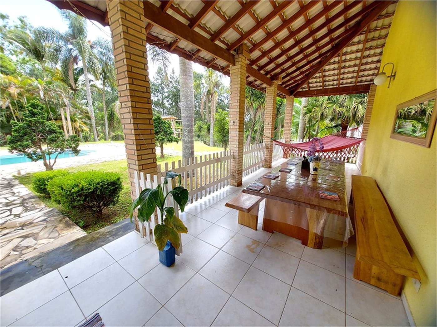 Casa à venda com 4 quartos, sendo 1 suíte, no Centro, Ibiúna, SP
