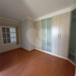 Casa à venda com 5 quartos, sendo 3 suítes, no condomínio Vinhas da Vista Alegre - Lado Sede, Vinhedo - SP