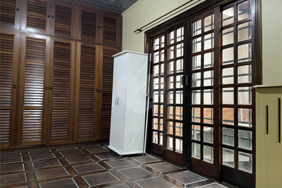 Casa Térrea à venda com 5 quartos, sendo 3 suítes, em Butantã, São Paulo, SP