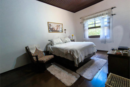 Casa à venda com 4 quartos, sendo 2 suítes, em Jardim Santa Bárbara, Atibaia, SP
