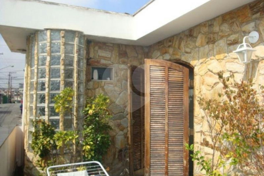 Sobrado à venda com 3 quartos, sendo 2 suítes,  em Vila Gustavo, São Paulo, SP