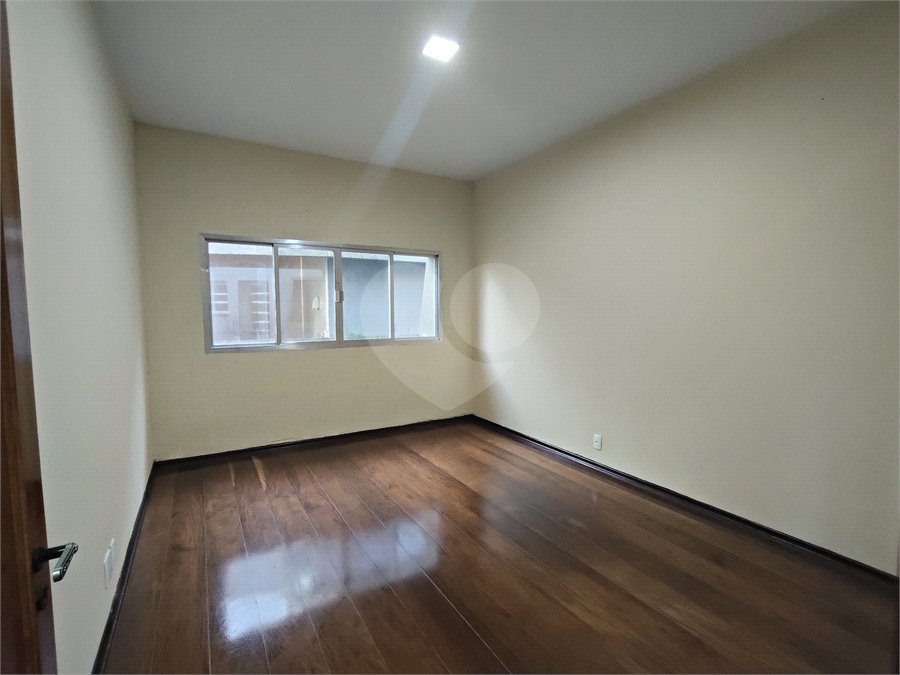 Casa à venda ou para alugar com 5 quartos, sendo 3 suítes, em Vila Maria, Itapetininga, SP