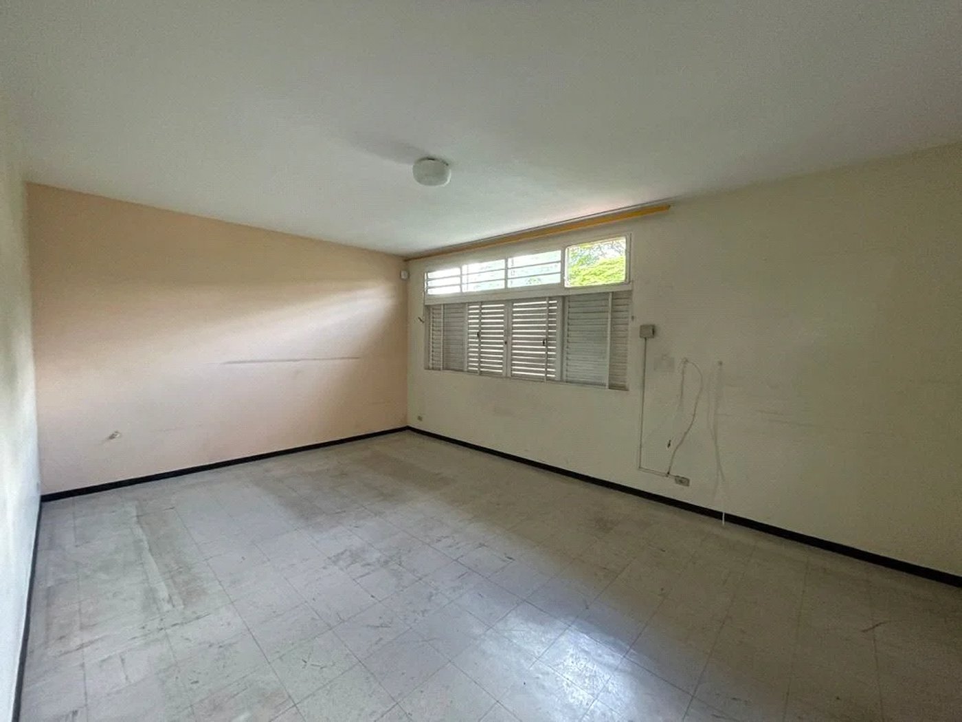 Sobrado à venda com 4 quartos, sendo 1 suíte, em Vila Inah, São Paulo, SP