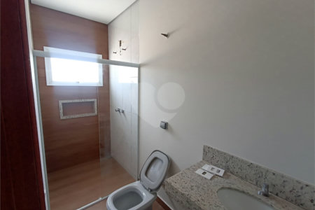Casa à venda com 3 quartos, sendo 1 suíte, no condomínio Residencial Golden Ville, Itapetininga - SP