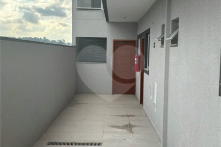 Casa à venda com 2 quartos, sendo 1 suíte, no condomínio Maracujas, São Paulo - SP