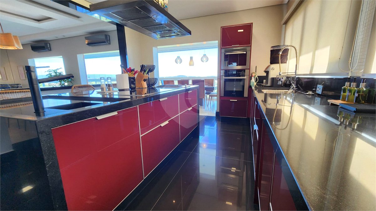 Casa à venda com 5 quartos, sendo 2 suítes, no condomínio Residencial Jardim Primavera, Louveira - SP