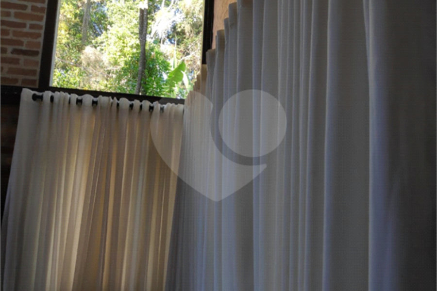 Sobrado à venda com 3 quartos, sendo 2 suítes, em Roseira, Mairiporã, SP
