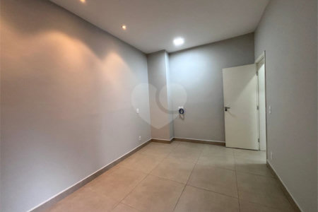 Casa à venda com 2 quartos, sendo 1 suíte, no condomínio Terras de São Francisco, Sorocaba - SP