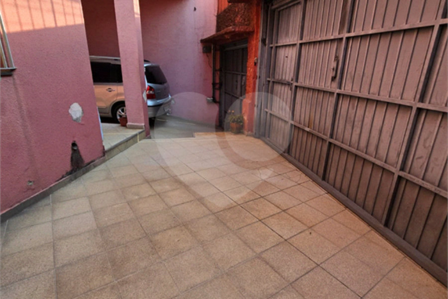 Sobrado à venda com 5 quartos, sendo 1 suíte, em Vila Bonilha, São Paulo, SP