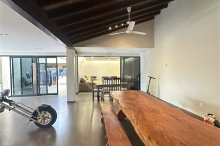 Casa à venda com 6 suítes em Pedro Juan Caballero, Amambay