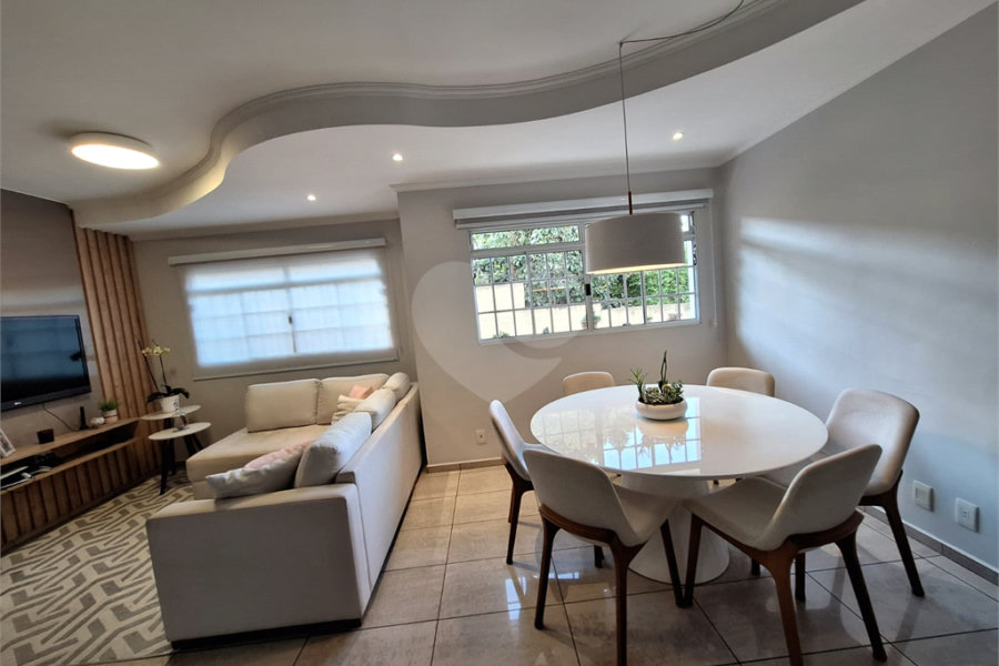 Casa à venda com 3 quartos, sendo 1 suíte, no condomínio Villaggio Tronchim, São Paulo - SP
