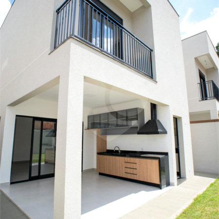 Casa à venda com 3 suítes em Vila Santista, Atibaia, SP
